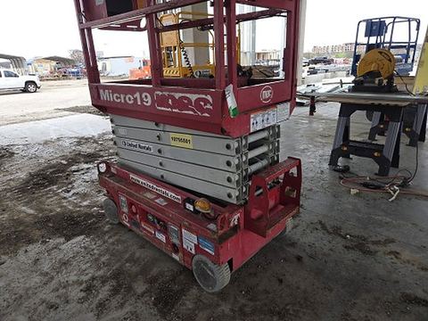 2018 MEC MICRO 19 Scissor Lift 18-19' Electric 60" Length