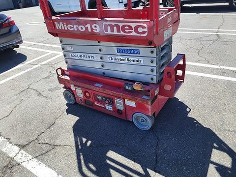 2018 MEC MICRO 19 Scissor Lift 18-19' Electric 60" Length