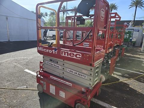 2018 MEC MICRO 19 Scissor Lift 18-19' Electric 60" Length