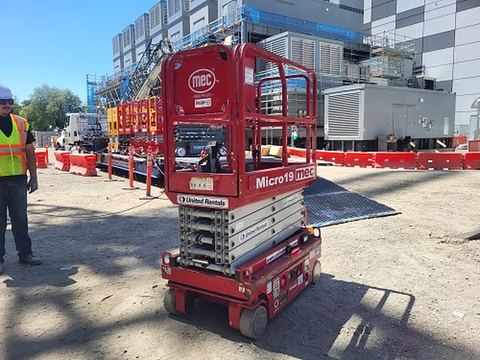 2018 MEC MICRO 19 Scissor Lift 18-19' Electric 60" Length
