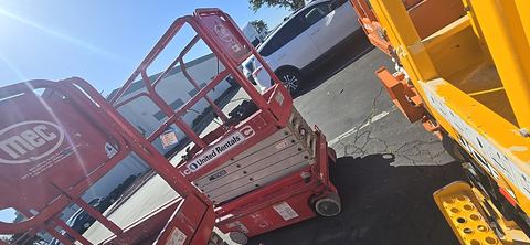 2018 MEC MICRO 19 Scissor Lift 18-19' Electric 60" Length