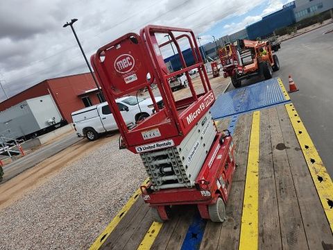2018 MEC MICRO 19 Scissor Lift 18-19' Electric 60" Length