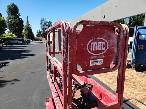 2018 MEC MICRO 19 Scissor Lift 18-19' Electric 60" Length