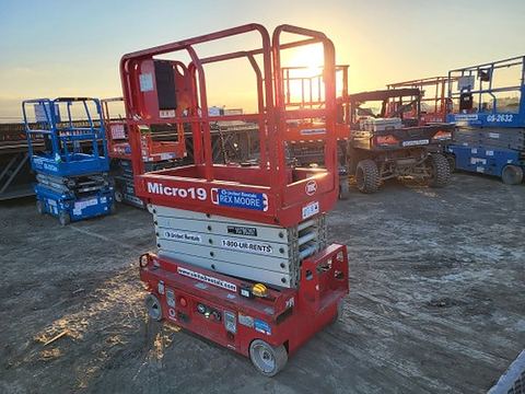 2018 MEC MICRO 19 Scissor Lift 18-19' Electric 60" Length