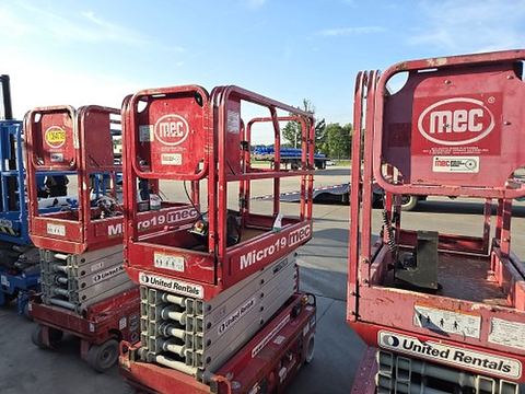 2018 MEC MICRO 19 Scissor Lift 18-19' Electric 60" Length