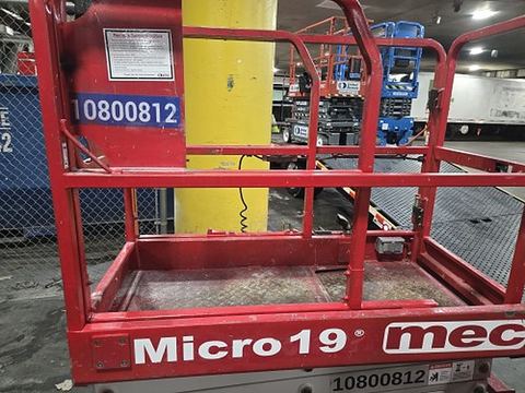 2018 MEC MICRO 19 Scissor Lift 18-19' Electric 60" Length