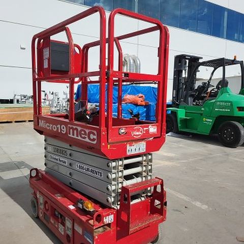 2018 MEC MICRO 19 Scissor Lift 18-19' Electric 60" Length