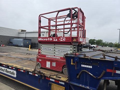 2018 MEC MICRO 19 Scissor Lift 18-19' Electric 60" Length