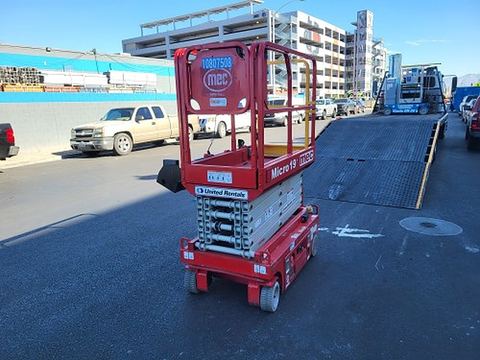 2018 MEC MICRO 19 Scissor Lift 18-19' Electric 60" Length
