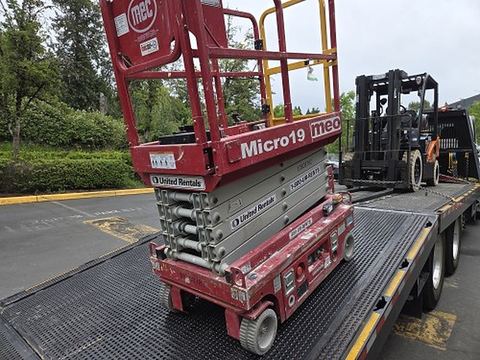 2018 MEC MICRO 19 Scissor Lift 18-19' Electric 60" Length