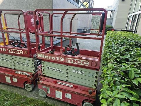2018 MEC MICRO 19 Scissor Lift 18-19' Electric 60" Length