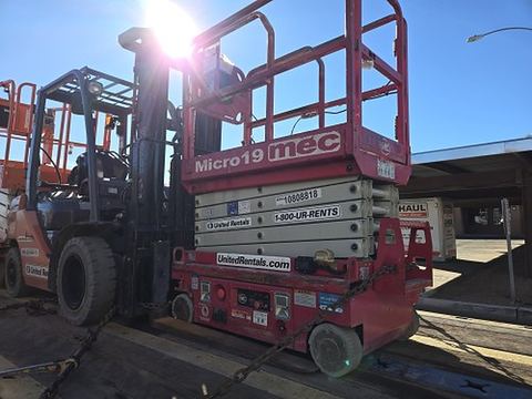 2018 MEC MICRO 19 Scissor Lift 18-19' Electric 60" Length
