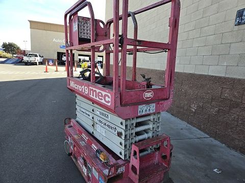 2018 MEC MICRO 19 Scissor Lift 18-19' Electric 60" Length