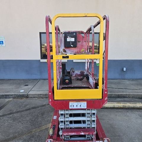 2018 MEC MICRO 19 Scissor Lift 18-19' Electric 60" Length
