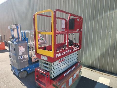 2018 MEC MICRO 19 Scissor Lift 18-19' Electric 60" Length