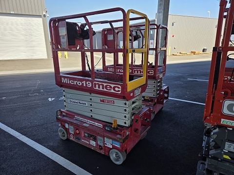 2018 MEC MICRO 19 Scissor Lift 18-19' Electric 60" Length