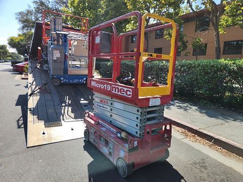 2018 MEC MICRO 19 Scissor Lift 18-19' Electric 60" Length
