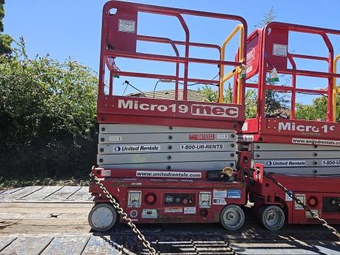 2018 MEC MICRO 19 Scissor Lift 18-19' Electric 60" Length