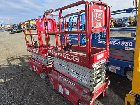 2018 MEC MICRO 19 Scissor Lift 18-19' Electric 60" Length