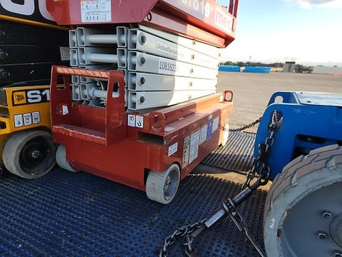 2018 MEC MICRO 19 Scissor Lift 18-19' Electric 60" Length