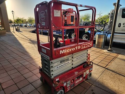 2018 MEC MICRO 19 Scissor Lift 18-19' Electric 60" Length