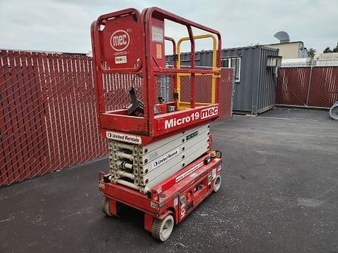 2018 MEC MICRO 19 Scissor Lift 18-19' Electric 60" Length