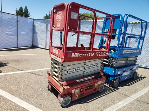 2018 MEC MICRO 19 Scissor Lift 18-19' Electric 60" Length