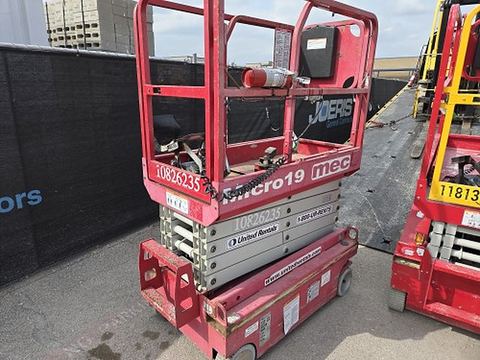 2018 MEC MICRO 19 Scissor Lift 18-19' Electric 60" Length