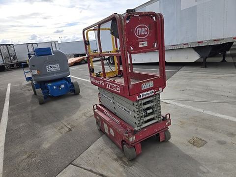 2018 MEC MICRO 19 Scissor Lift 18-19' Electric 60" Length