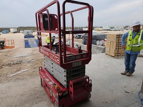 2018 MEC MICRO 19 Scissor Lift 18-19' Electric 60" Length
