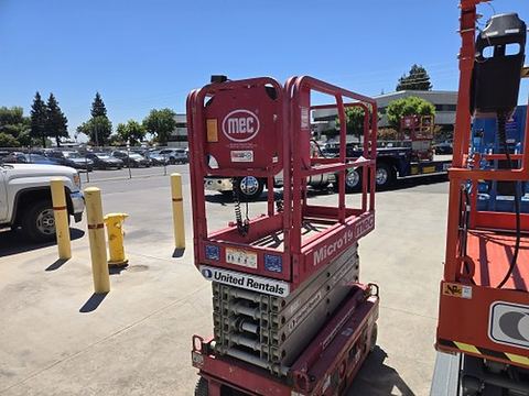 2018 MEC MICRO 19 Scissor Lift 18-19' Electric 60" Length