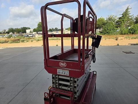 2018 MEC MICRO 19 Scissor Lift 18-19' Electric 60" Length
