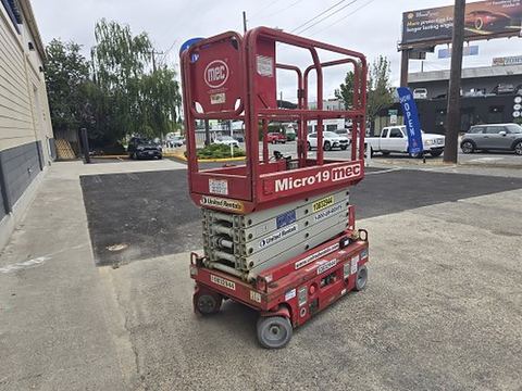 2018 MEC MICRO 19 Scissor Lift 18-19' Electric 60" Length