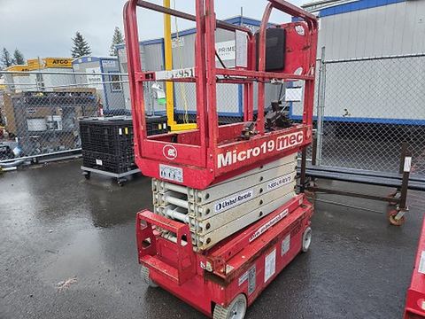 2018 MEC MICRO 19 Scissor Lift 18-19' Electric 60" Length