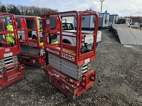 2018 MEC MICRO 19 Scissor Lift 18-19' Electric 60" Length