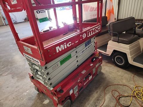 2018 MEC MICRO 19 Scissor Lift 18-19' Electric 60" Length