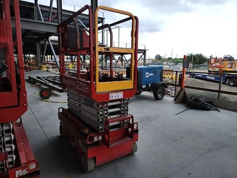 2018 MEC MICRO 19 Scissor Lift 18-19' Electric 60" Length