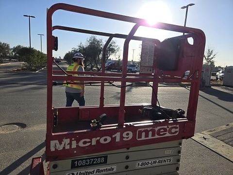 2018 MEC MICRO 19 Scissor Lift 18-19' Electric 60" Length