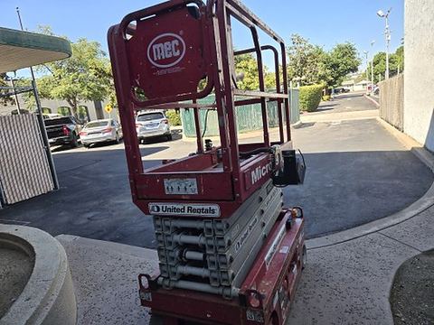 2018 MEC MICRO 19 Scissor Lift 18-19' Electric 60" Length