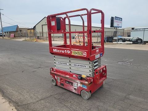 2018 MEC MICRO 19 Scissor Lift 18-19' Electric 60" Length