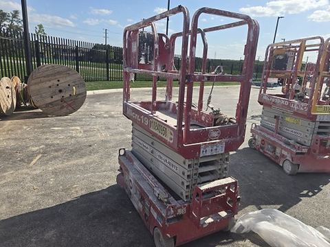2018 MEC MICRO 19 Scissor Lift 18-19' Electric 60" Length