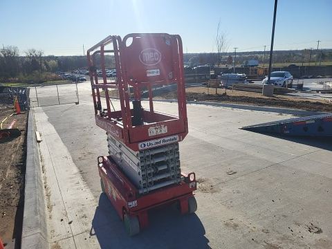 2018 MEC MICRO 19 Scissor Lift 18-19' Electric 60" Length