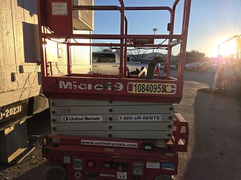 2018 MEC MICRO 19 Scissor Lift 18-19' Electric 60" Length