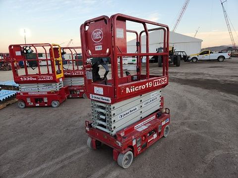 2018 MEC MICRO 19 Scissor Lift 18-19' Electric 60" Length