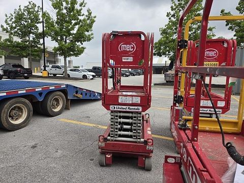 2018 MEC MICRO 19 Scissor Lift 18-19' Electric 60" Length