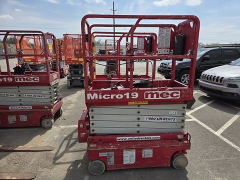 2018 MEC MICRO 19 Scissor Lift 18-19' Electric 60" Length