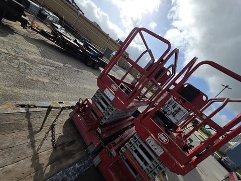 2018 MEC MICRO 19 Scissor Lift 18-19' Electric 60" Length