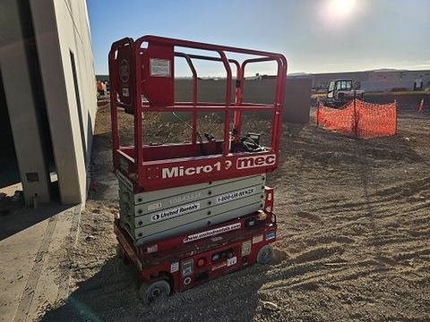2018 MEC MICRO 19 Scissor Lift 18-19' Electric 60" Length