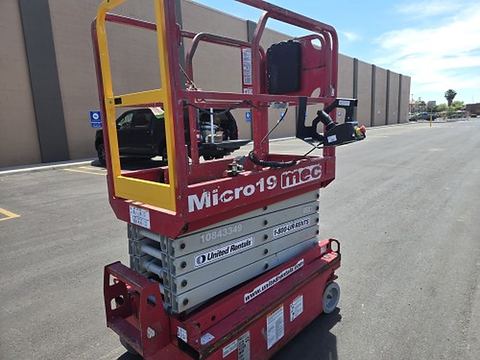 2018 MEC MICRO 19 Scissor Lift 18-19' Electric 60" Length