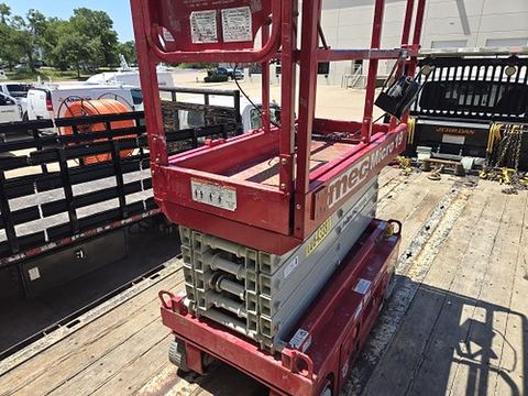 2018 MEC MICRO 19 Scissor Lift 18-19' Electric 60" Length